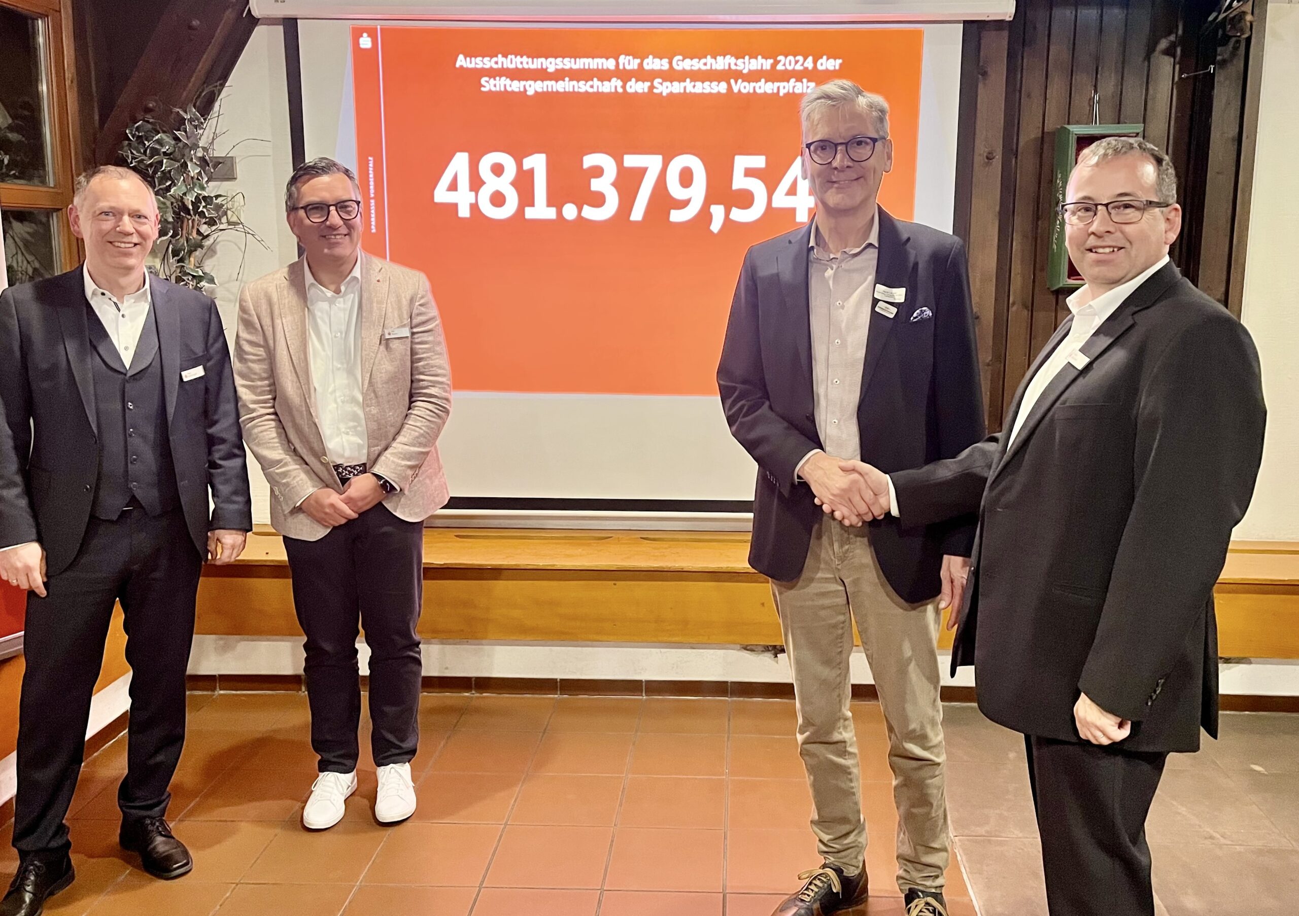 25 Aktuelles 6.11.25 Ausschüttungsveranstaltung Stiftergemeinschaft Sparkasse Vorderpfalz